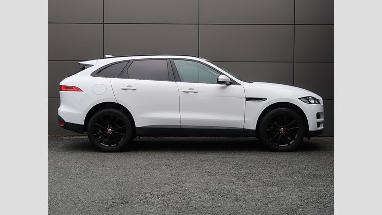 2017 認定中古車 Jaguar F-Pace Fuji White 180PS プレステージ