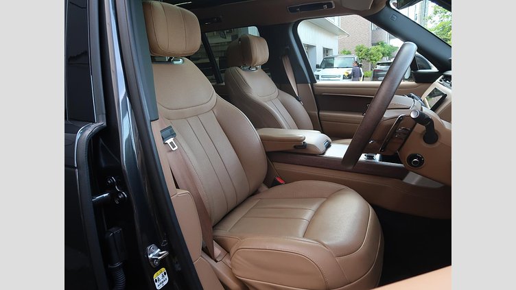 2024 認定中古車 Land Rover Range Rover カルパチアングレイ D300 AWD MHEV（AT） スタンダードホイールベース Autobiography