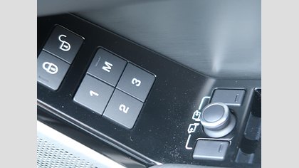 Range Rover Velar 35