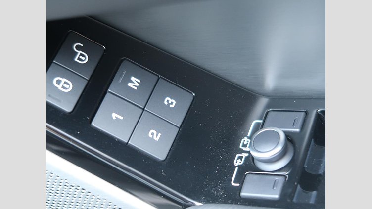 2017 認定中古車 Land Rover Range Rover Velar ユーロンホワイト D180 R-DYNAMIC SE