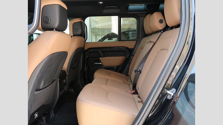 2025 認定中古車 Land Rover Defender 110 サントリーニブラック D350 ディーゼルマイルドハイブリッド X-Dynamic HSE