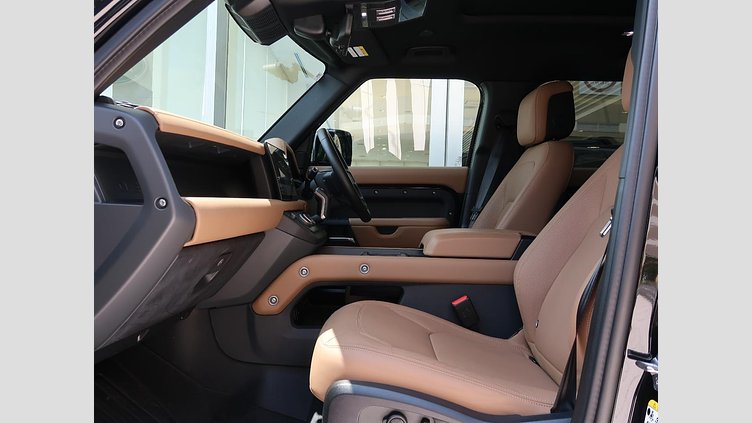 2025 認定中古車 Land Rover Defender 110 サントリーニブラック D350 ディーゼルマイルドハイブリッド X-Dynamic HSE