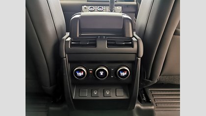 Defender 110 21