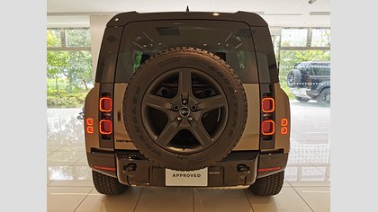 Defender 110 6