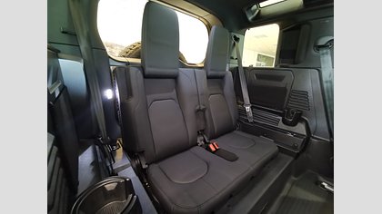 Defender 110 17
