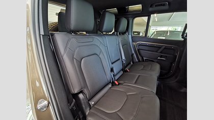 Defender 110 4