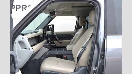 Defender 110 2