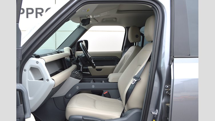 2021 認定中古車 Land Rover Defender 110 アイガーグレイ D300 AWD（AT） S