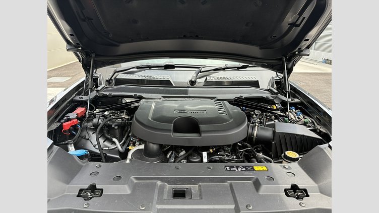 2023 認定中古車 Land Rover Defender 110 カルパチアングレイ D300 AWD（AT） X-DYNAMIC HSE