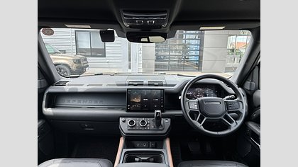 Defender 110 3