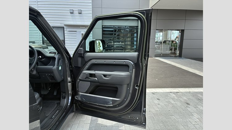 2023 認定中古車 Land Rover Defender 110 カルパチアングレイ D300 AWD（AT） X-DYNAMIC HSE