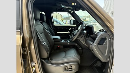 Defender 110 2