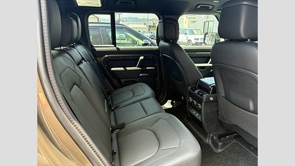 Defender 110 4
