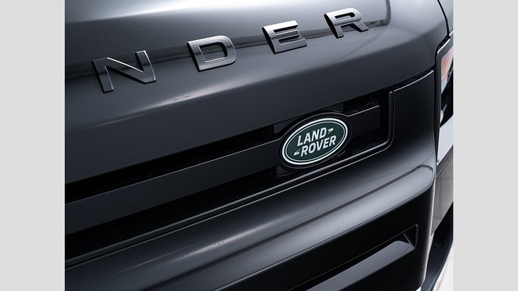2025 認定中古車 Land Rover Defender 110 サントリーニブラック D350 ディーゼルマイルドハイブリッド S　D350　エアサスペンション装着車