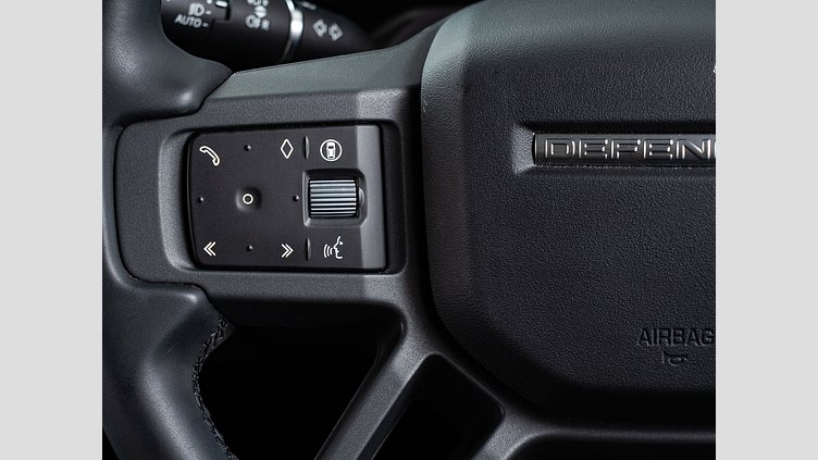 2025 認定中古車 Land Rover Defender 110 サントリーニブラック D350 ディーゼルマイルドハイブリッド S　D350　エアサスペンション装着車