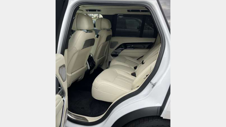 2024 認定中古車 Land Rover Range Rover オストゥーニパールホワイト（お取り扱いの有無については正規ディーラーにお問い合わせください） P550 AWD PHEV（AT） スタンダードホイールベース Autobiography