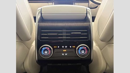 Range Rover 24