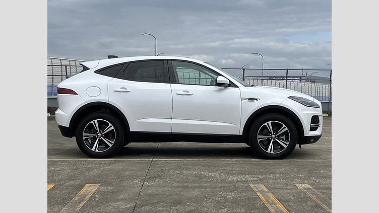 2022 認定中古車 Jaguar E-Pace オストゥーニパールホワイト D200 AWD（オートマチック） S