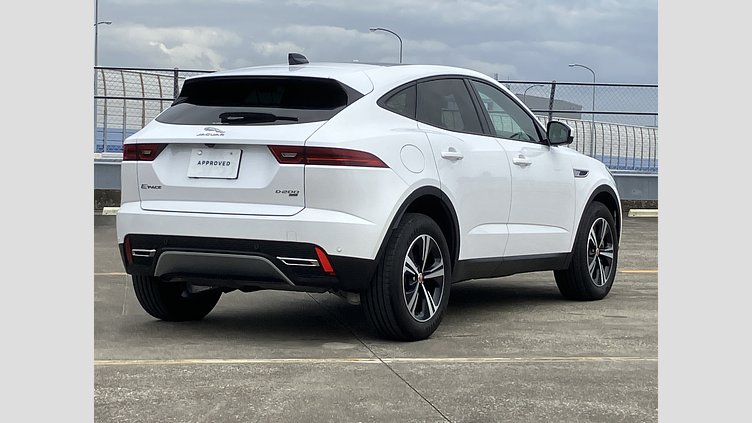 2022 認定中古車 Jaguar E-Pace オストゥーニパールホワイト D200 AWD（オートマチック） S