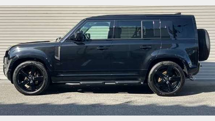 2024 認定中古車 Land Rover Defender 110 サントリーニブラック P525 ガソリン V8