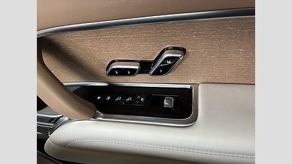 Range Rover 26