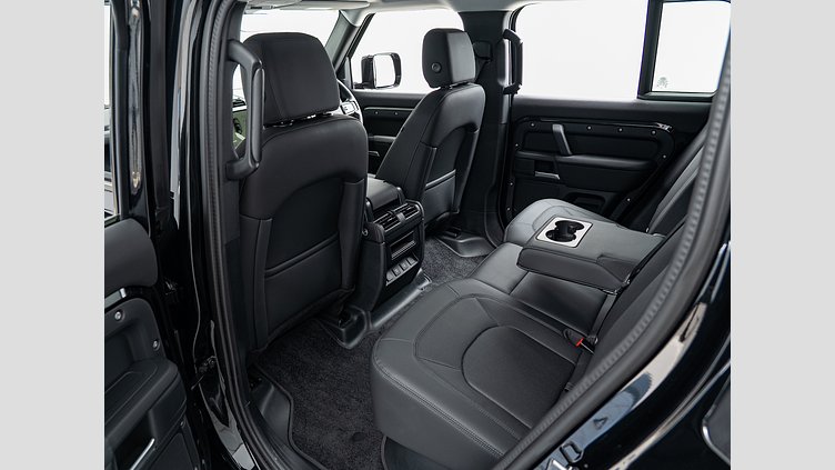 2025 認定中古車 Land Rover Defender 110 サントリーニブラック D350 ディーゼルマイルドハイブリッド S　D350　エアサスペンション装着車