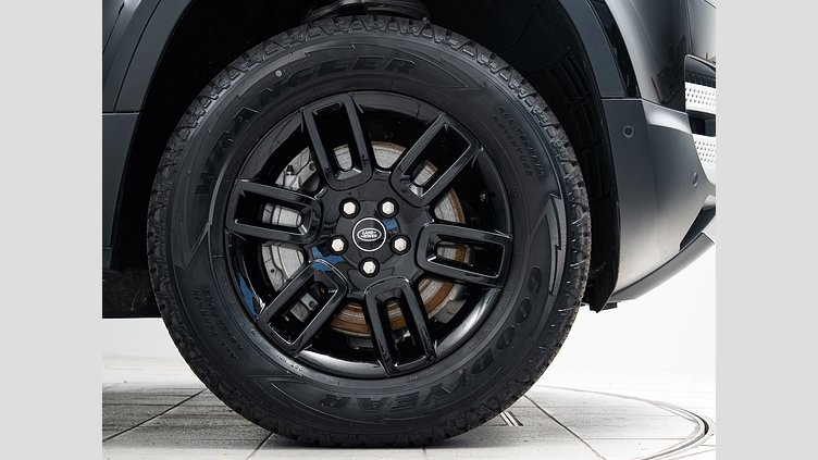 2025 認定中古車 Land Rover Defender 110 サントリーニブラック D350 ディーゼルマイルドハイブリッド S　D350　エアサスペンション装着車