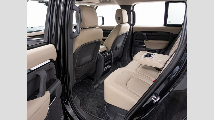 2023 認定中古車 Land Rover Defender 110 サントリーニブラック D300 AWD（AT） S　D300　コイルサスペンション装着車