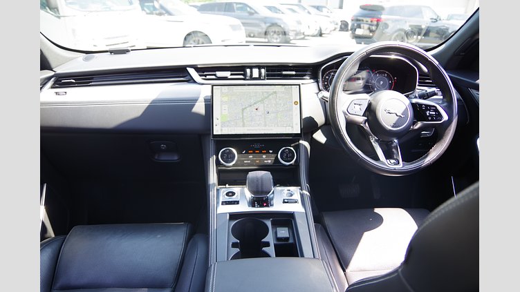 2021 認定中古車 Jaguar F-Pace アイガーグレイ D200 AWD（オートマチック）MHEV R-DYNAMIC SE