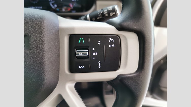 2023 認定中古車 Land Rover Defender 90 ハクバシルバー P300 AWD（AT） S