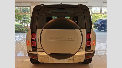 Defender 90 6