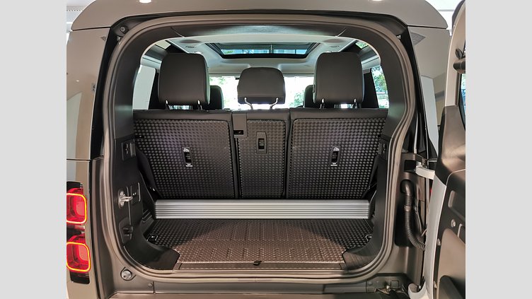 2023 認定中古車 Land Rover Defender 90 ハクバシルバー P300 AWD（AT） S