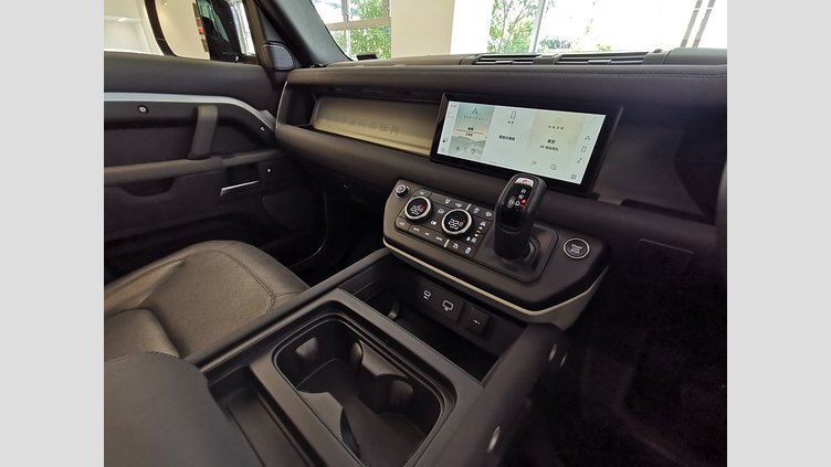 2023 認定中古車 Land Rover Defender 90 ハクバシルバー P300 AWD（AT） S
