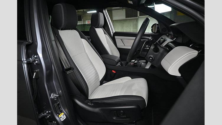 2025 認定中古車 Land Rover Discovery Sport アイガーグレイ D200マイルドハイブリッド（ディーゼル） 標準ホイール Dynamic SE