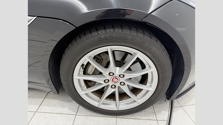 2017 認定中古車 Jaguar F-Type Santorini Black 2.0PET クーペ
