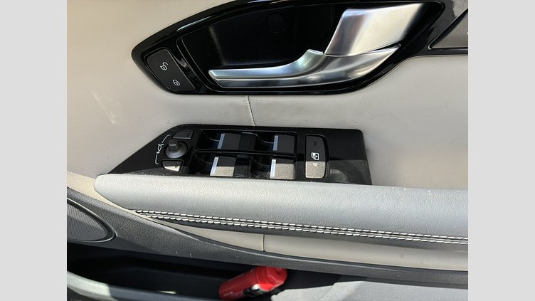 2018 認定中古車 Land Rover Range Rover Evoque Santorini Black 2.0 litre i4P​ HSE Dynamic
