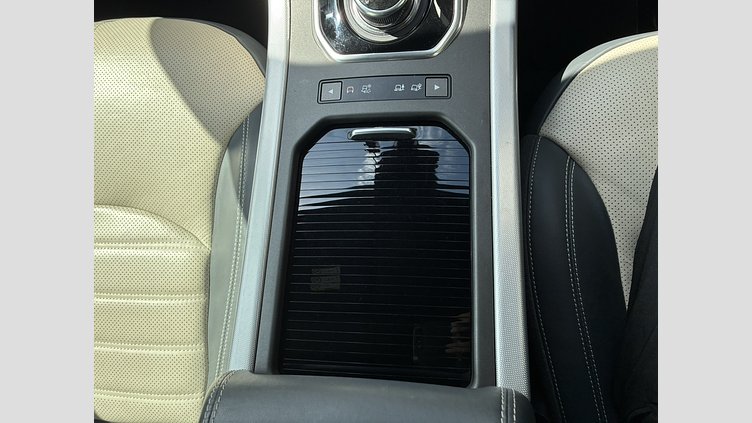 2018 認定中古車 Land Rover Range Rover Evoque Santorini Black 2.0 litre i4P​ HSE Dynamic