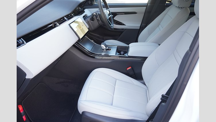 2025 認定中古車 Land Rover Range Rover Evoque オストゥーニパールホワイト D200マイルドハイブリッド（ディーゼル）  S　D200