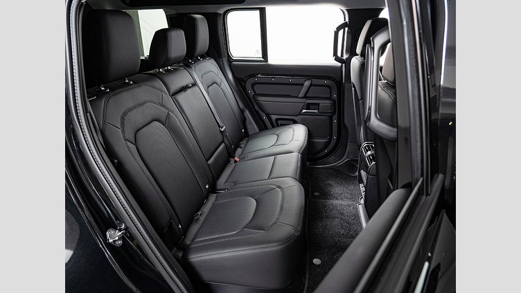 2025 認定中古車 Land Rover Defender 110 サントリーニブラック D350 ディーゼルマイルドハイブリッド S
