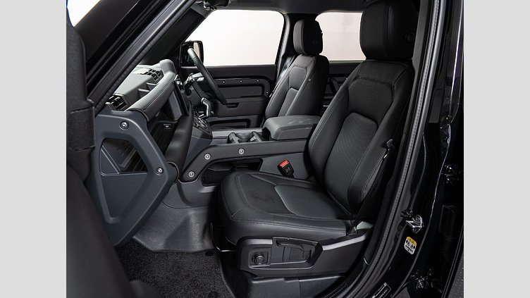 2025 認定中古車 Land Rover Defender 110 サントリーニブラック D350 ディーゼルマイルドハイブリッド S