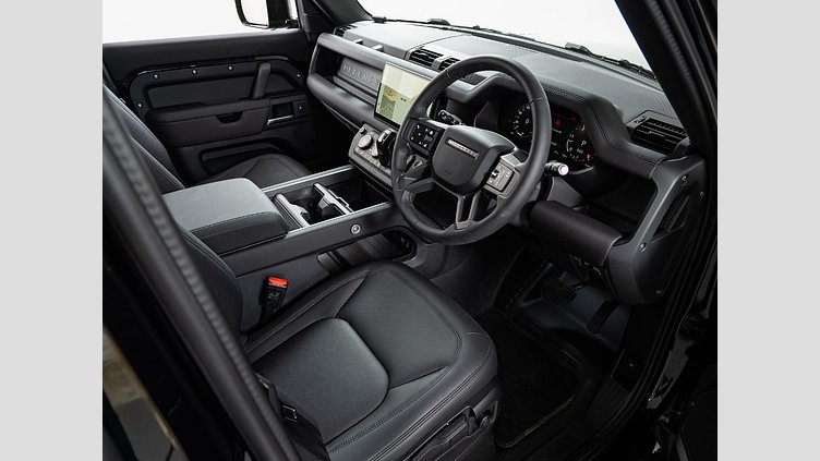 2025 認定中古車 Land Rover Defender 110 サントリーニブラック D350 ディーゼルマイルドハイブリッド S