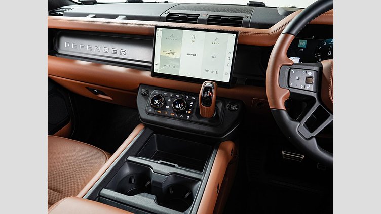 2025 認定中古車 Land Rover Defender 110 ペトラカッパー P635 ガソリンV8マイルドハイブリッド OCTA
