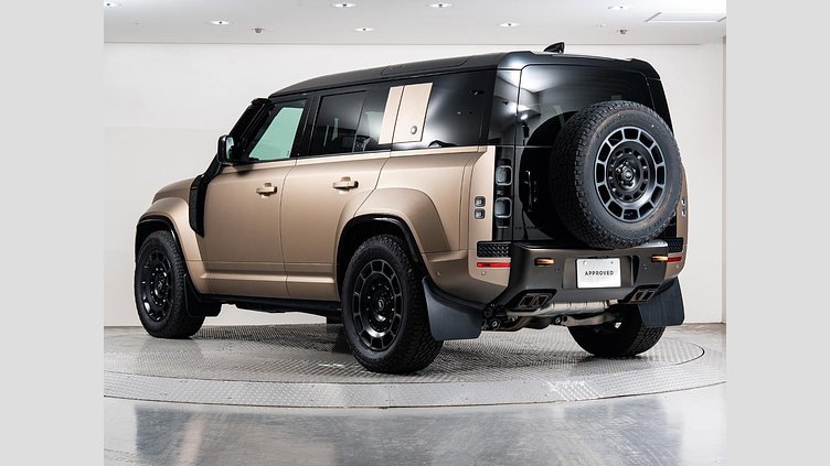 2025 認定中古車 Land Rover Defender 110 ペトラカッパー P635 ガソリンV8マイルドハイブリッド OCTA