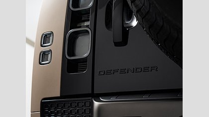 Defender 110 44