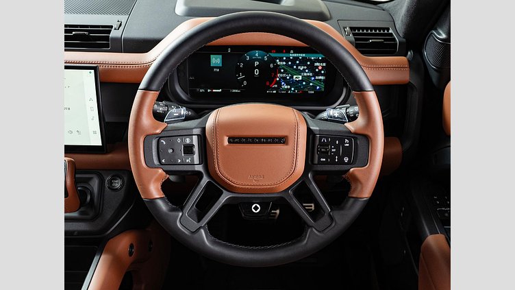 2025 認定中古車 Land Rover Defender 110 ペトラカッパー P635 ガソリンV8マイルドハイブリッド OCTA