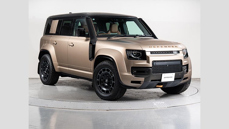 2025 認定中古車 Land Rover Defender 110 ペトラカッパー P635 ガソリンV8マイルドハイブリッド OCTA