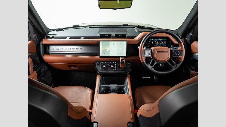 2025 認定中古車 Land Rover Defender 110 ペトラカッパー P635 ガソリンV8マイルドハイブリッド OCTA