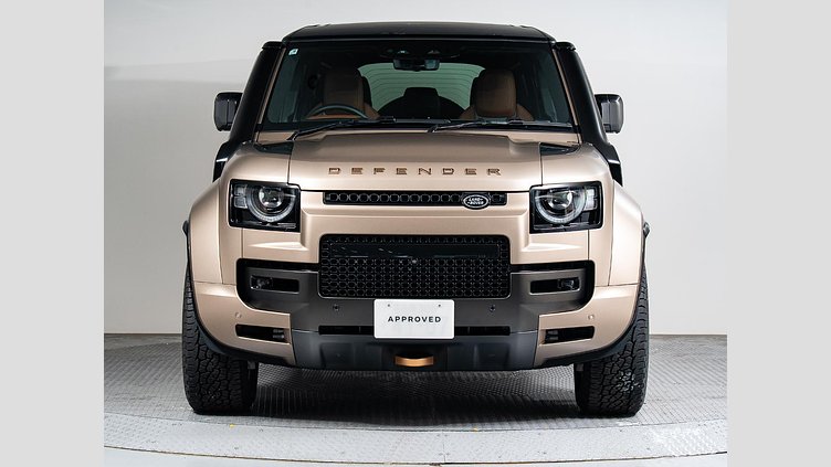 2025 認定中古車 Land Rover Defender 110 ペトラカッパー P635 ガソリンV8マイルドハイブリッド OCTA