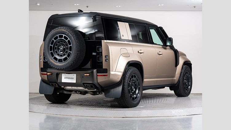 2025 認定中古車 Land Rover Defender 110 ペトラカッパー P635 ガソリンV8マイルドハイブリッド OCTA