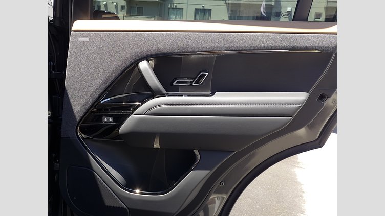 2023 認定中古車 Land Rover Range Rover Sport カルパチアングレイ 3.0リッター6気筒300PSターボチャージドディーゼルMHEV（オートマチック） DYNAMIC HSE